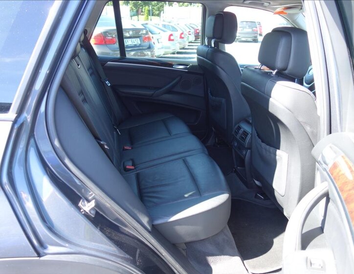 BMW X5 SUV / Terénní 3,0 l 225 kw