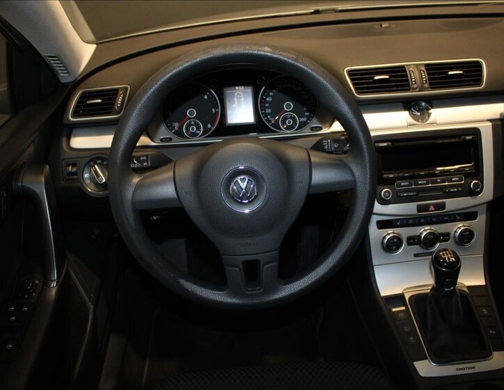 Volkswagen Passat Kombi 2,0 l 103 kw