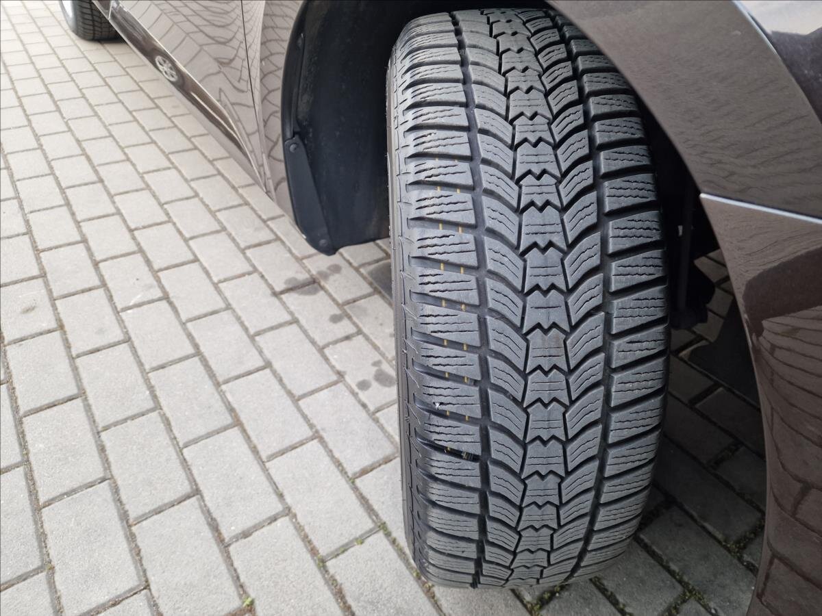 Škoda Superb Liftback 1,5 l 110 kw