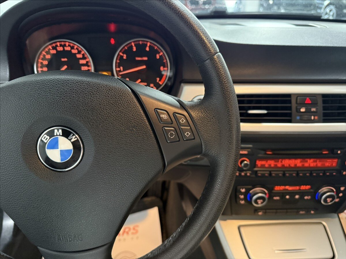 BMW Řada 3 Sedan / Limuzína 2,0 l 105 kw