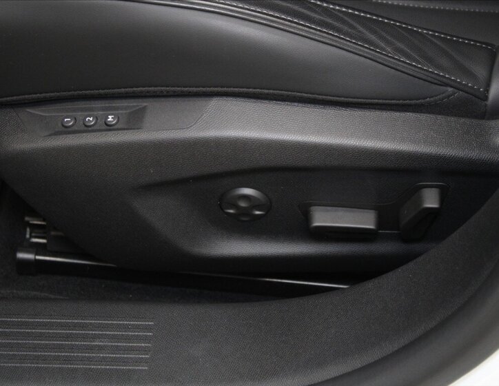 DS Automobiles DS4 SUV / Terénní 1,6 l 165 kw