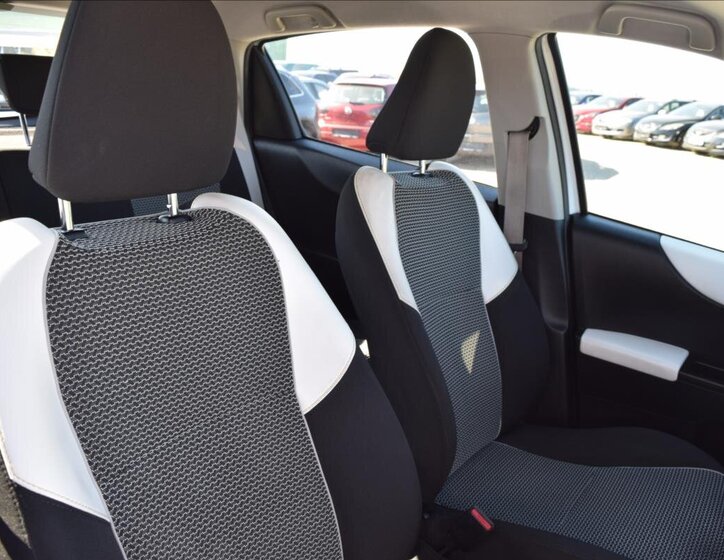 Toyota Yaris Hatchback 998,0 51 kw