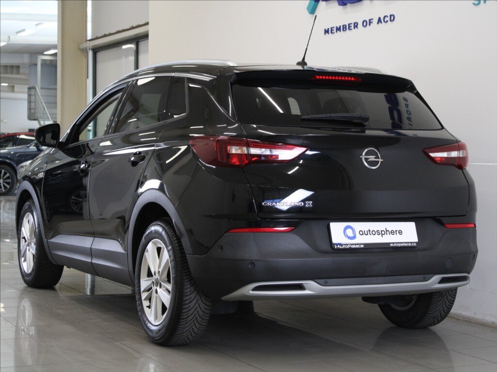 Opel Grandland X SUV / Terénní 1,2 l 96 kw