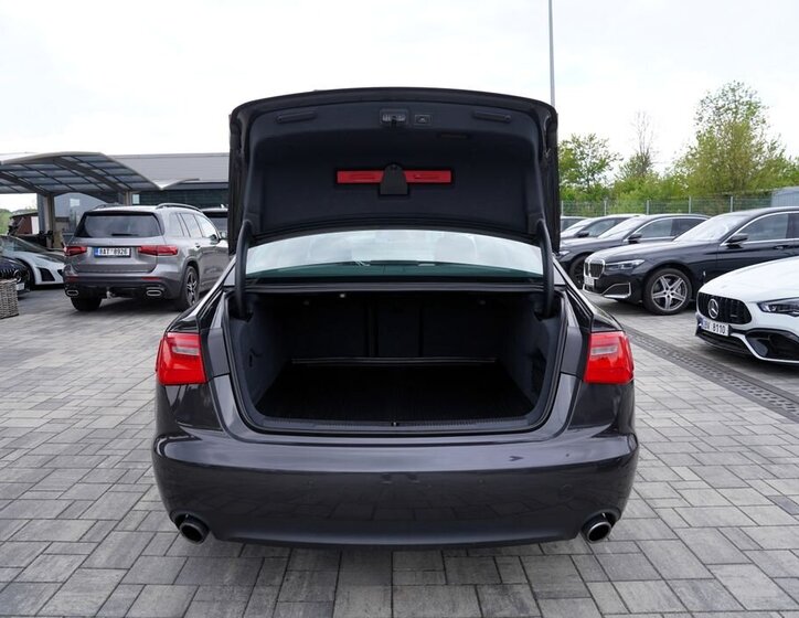 Audi A6 Sedan / Limuzína 2,8 l 150 kw