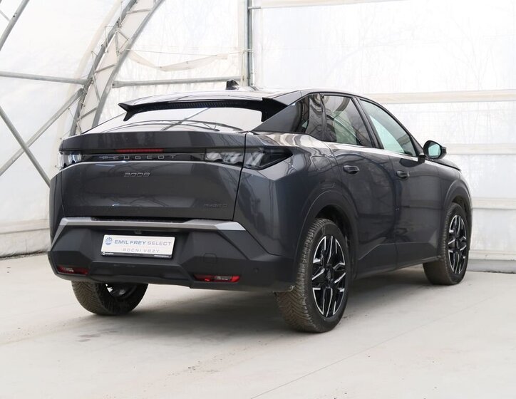 Peugeot 3008 SUV 1,2 l 100 kw