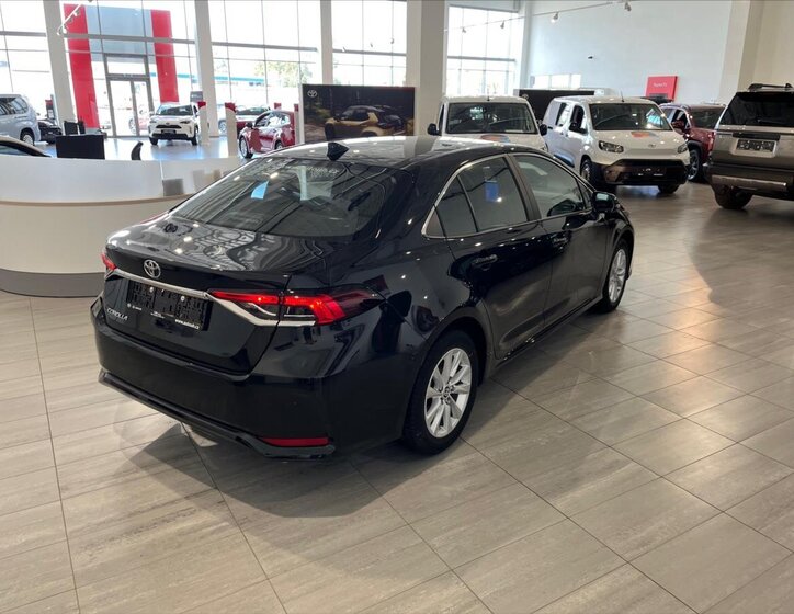 Toyota Corolla Sedan 1,5 l 92 kw