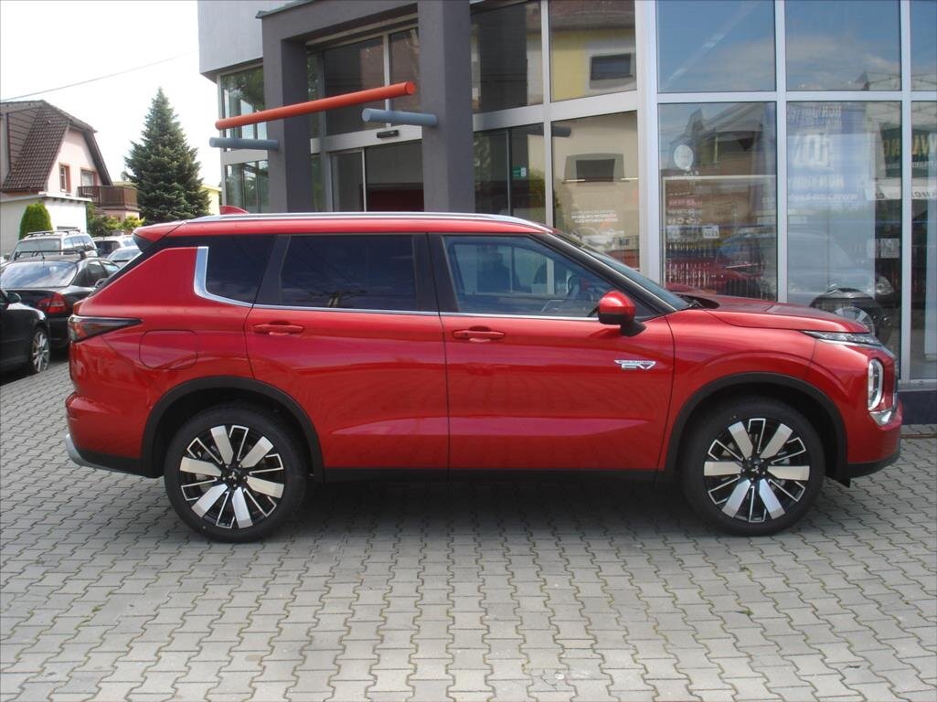 Mitsubishi Outlander SUV / Terénní 2,4 l 225 kw