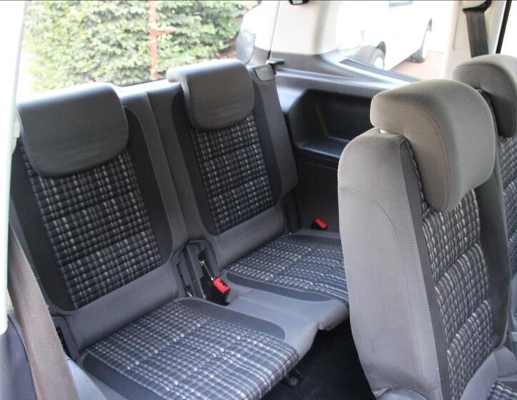 Volkswagen Touran 23