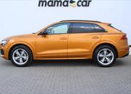 Audi Q8 4