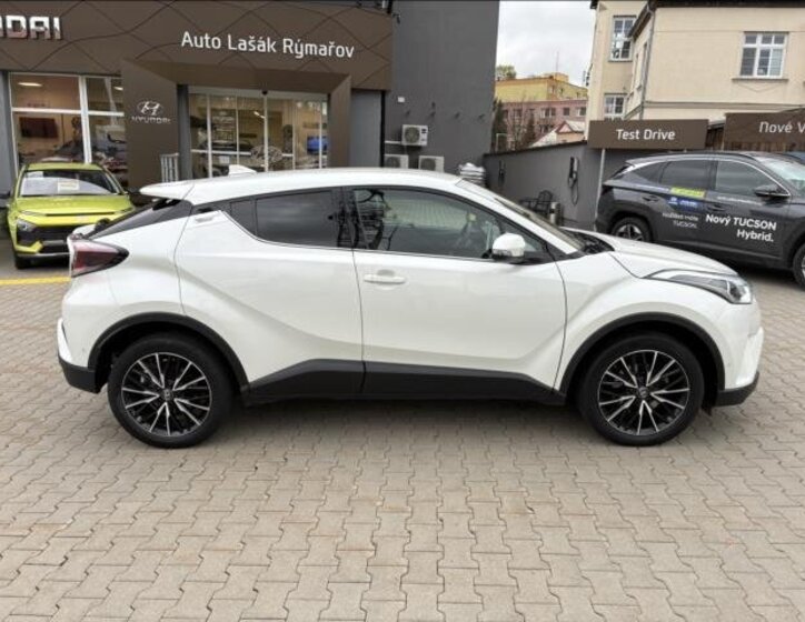 Toyota C-HR 8