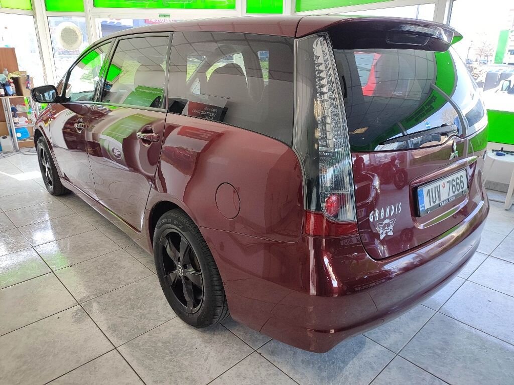 Mitsubishi Grandis MPV 2,4 l 121 kw