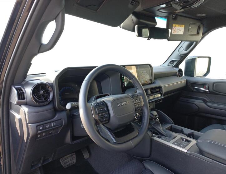 Toyota Land Cruiser 11