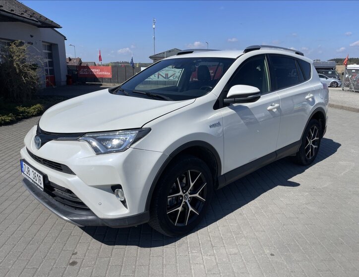 Toyota RAV4 SUV / Terénní 2,5 l 145 kw