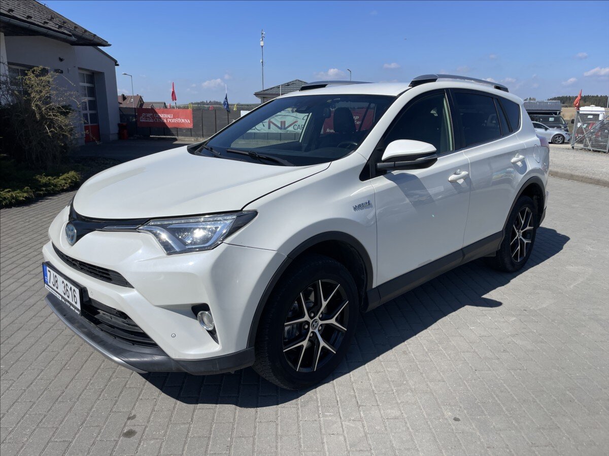 Toyota RAV4 SUV / Terénní 2,5 l 145 kw