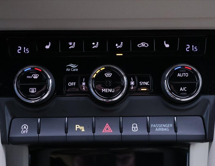 Škoda Karoq SUV / Terénní 1,5 l 110 kw