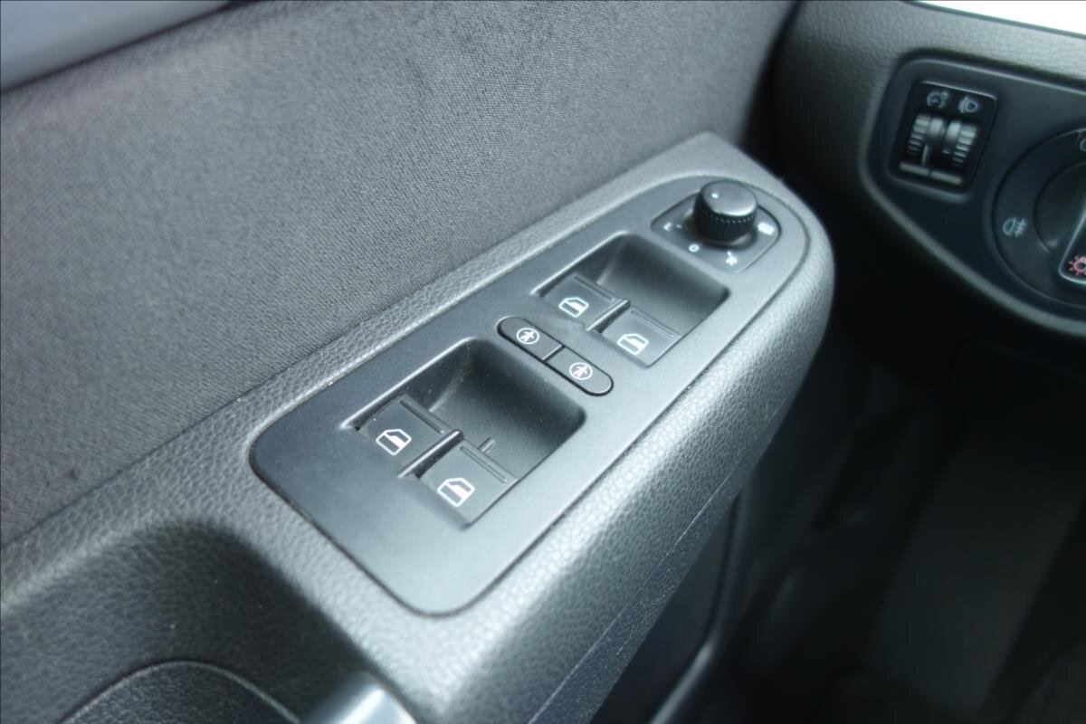 Volkswagen Sharan MPV 2,0 l 100 kw