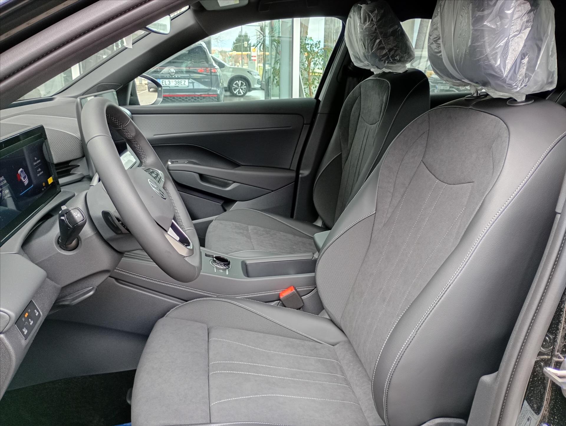 Volkswagen T-Roc SUV / Terénní 1,5 l 110 kw