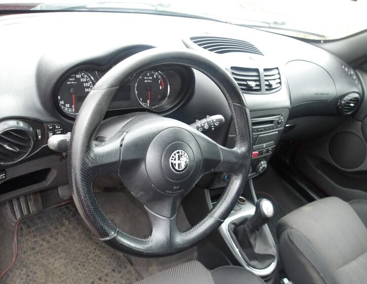 Alfa Romeo 147 Hatchback 1,6 l 77 kw