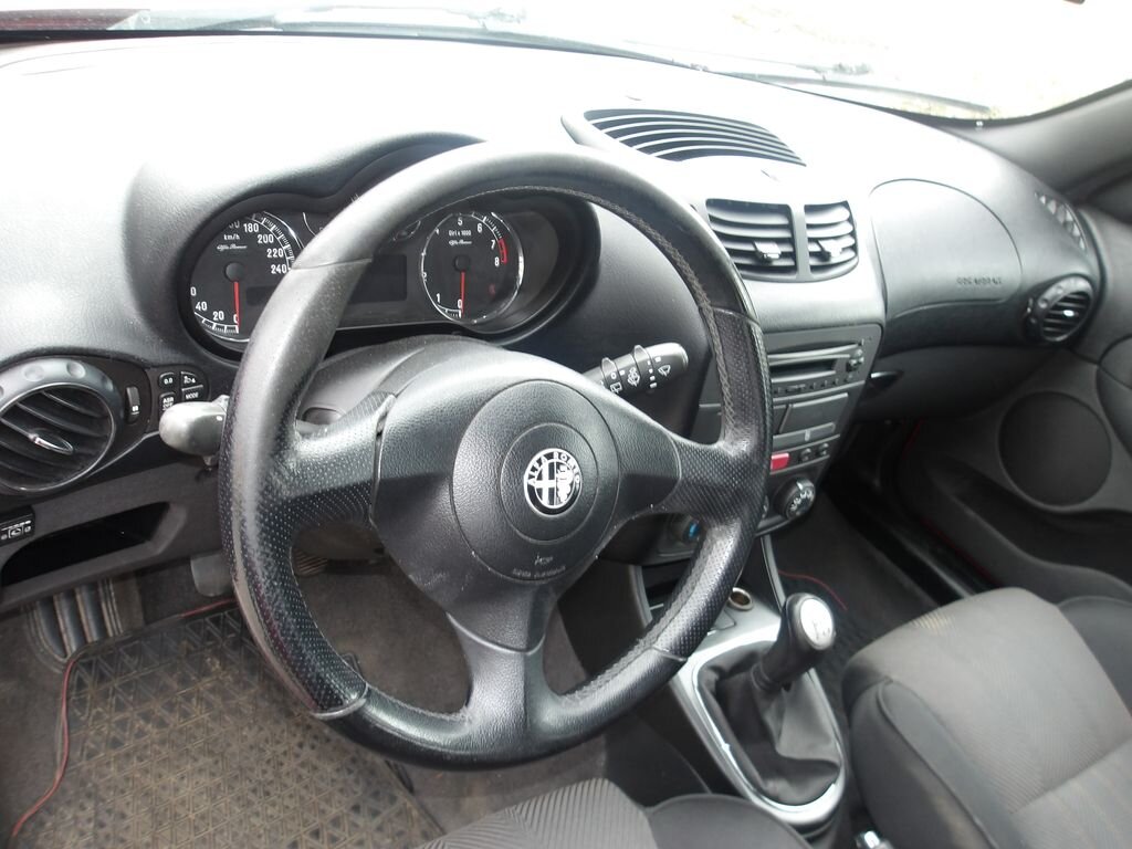 Alfa Romeo 147 Hatchback 1,6 l 77 kw