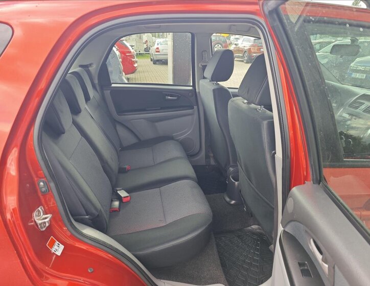 Suzuki SX4 Hatchback 1,5 l 73 kw