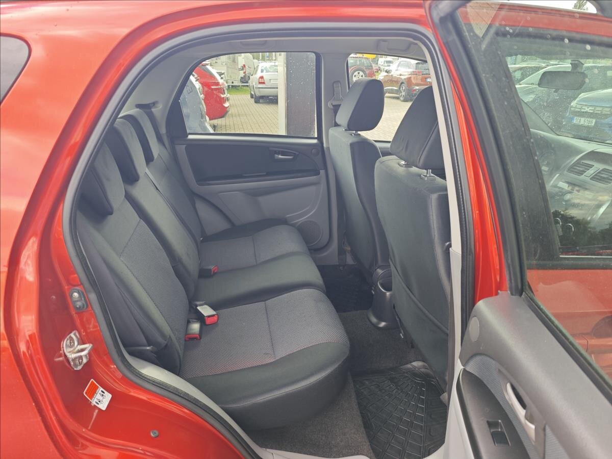 Suzuki SX4 Hatchback 1,5 l 73 kw