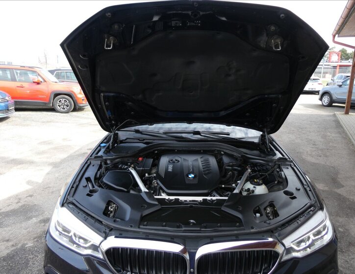 BMW Řada 5 Kombi 3,0 l 235 kw