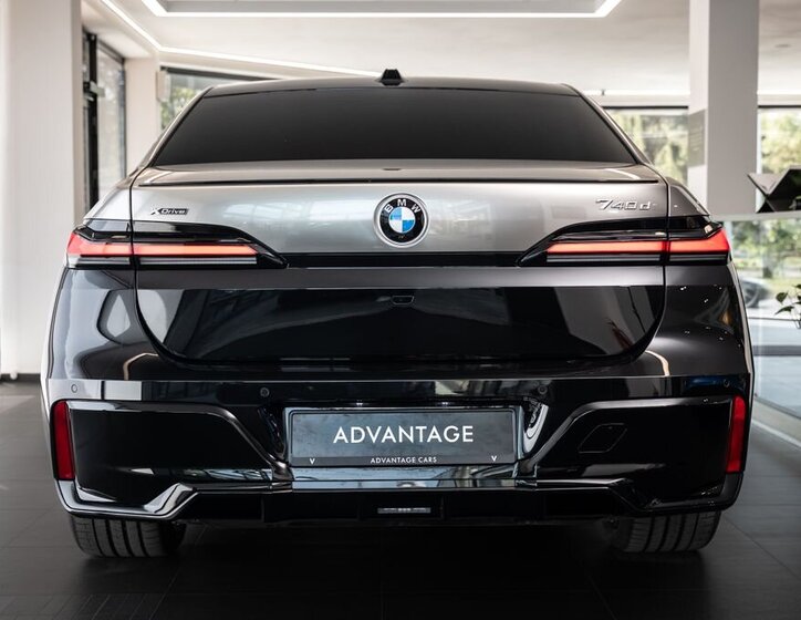 BMW Řada 7 Sedan / Limuzína 3,0 l 220 kw
