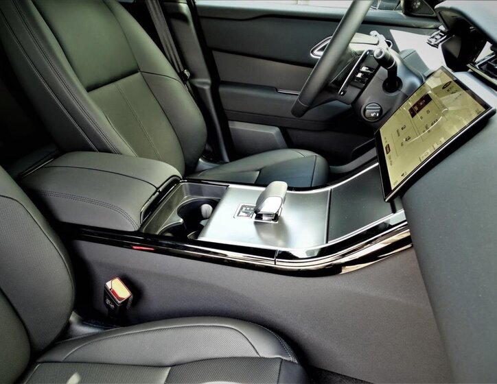 Land Rover Range Rover Velar SUV / Terénní 2,0 l 150 kw