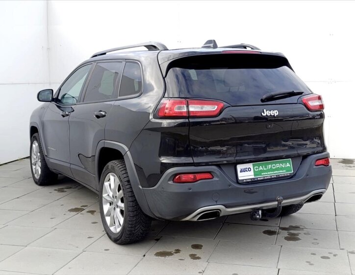 Jeep Cherokee SUV / Terénní 3,2 l 200 kw
