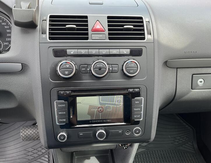 Volkswagen Touran 19