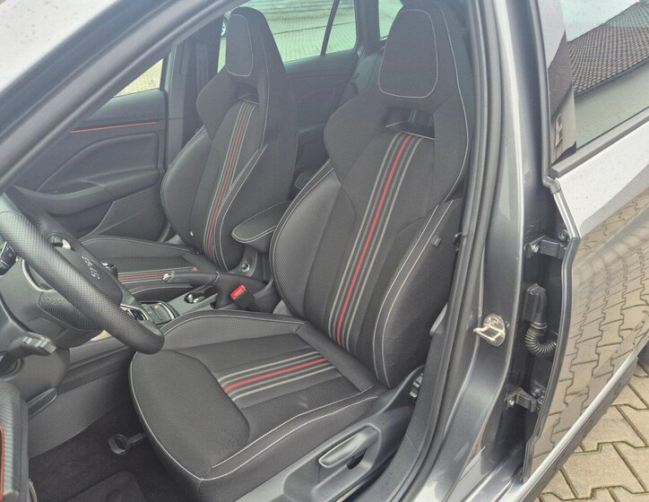 Škoda Scala Hatchback 1,0 l 85 kw