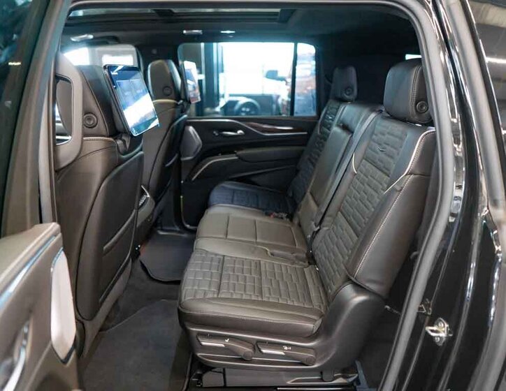 Cadillac Escalade 37