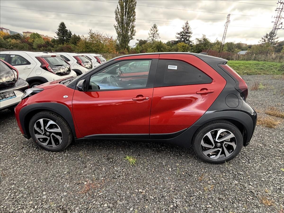 Toyota Aygo Hatchback 1,0 l 53 kw