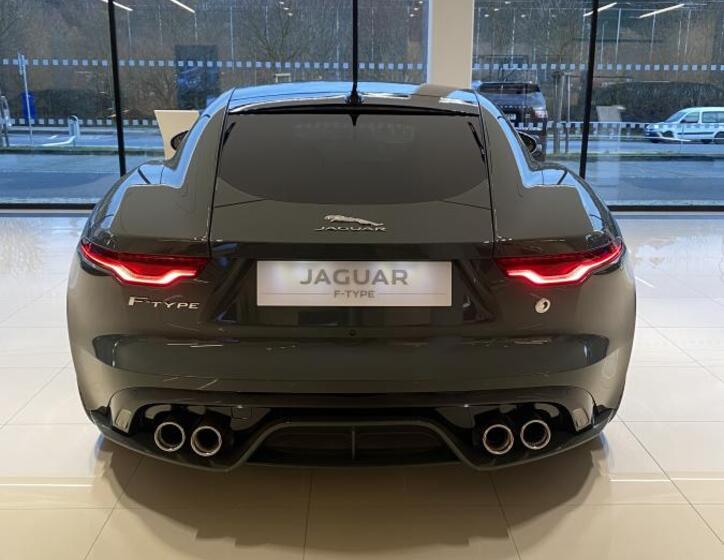 Jaguar F-Type 6