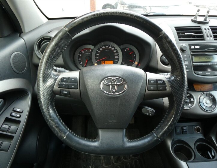 Toyota RAV4 SUV / Terénní 2,2 l 110 kw