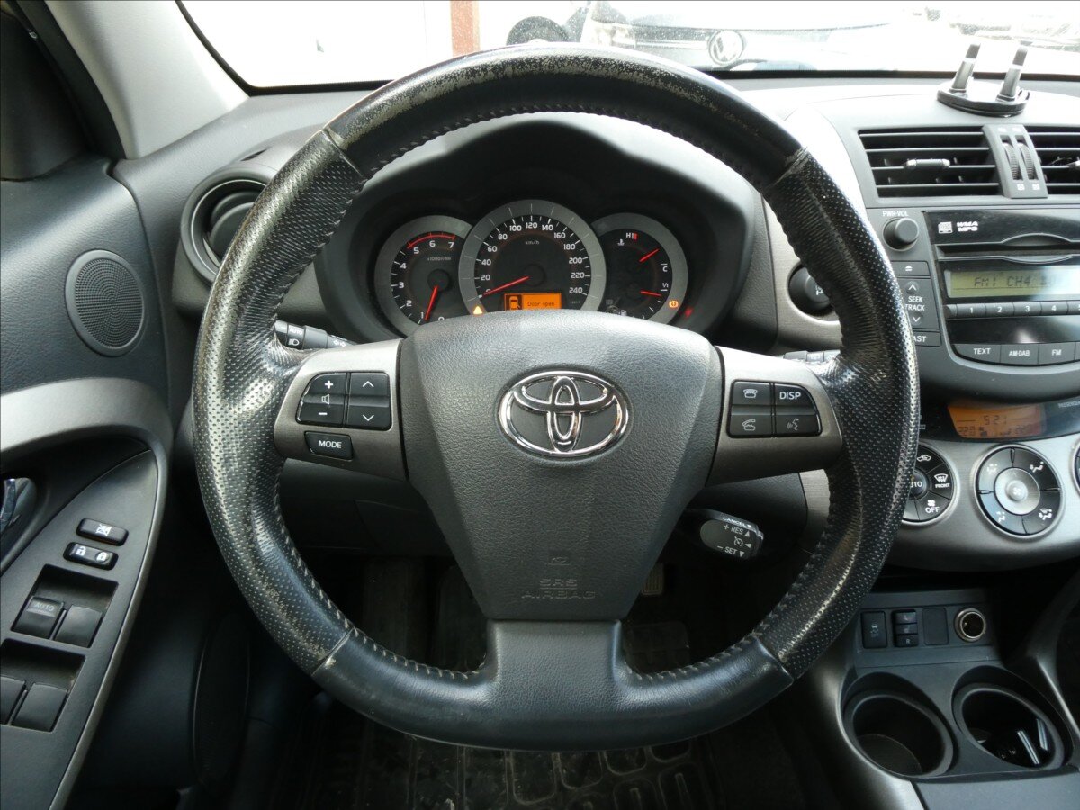 Toyota RAV4 SUV / Terénní 2,2 l 110 kw
