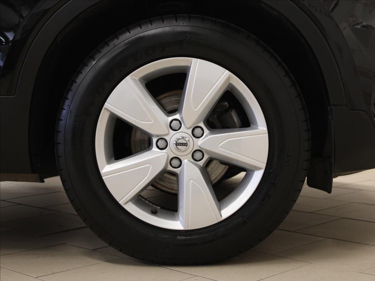 Volvo XC40 SUV 1,5 l 115 kw