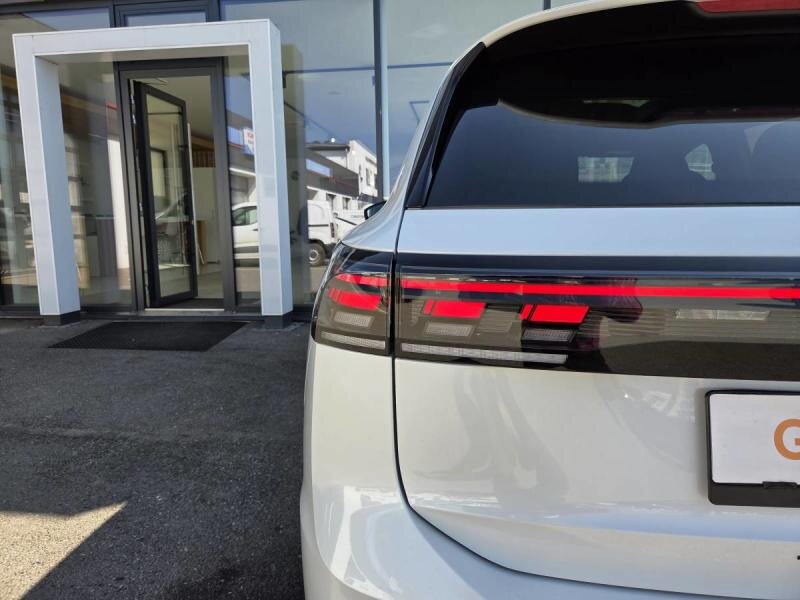 Volkswagen Tiguan SUV 2,0 l 195 kw