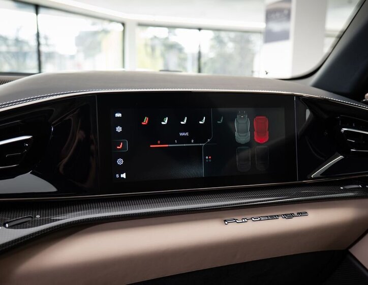 Ferrari Ostatní SUV / Terénní 6,5 l 529 kw
