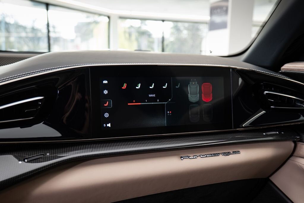 Ferrari Ostatní SUV / Terénní 6,5 l 529 kw