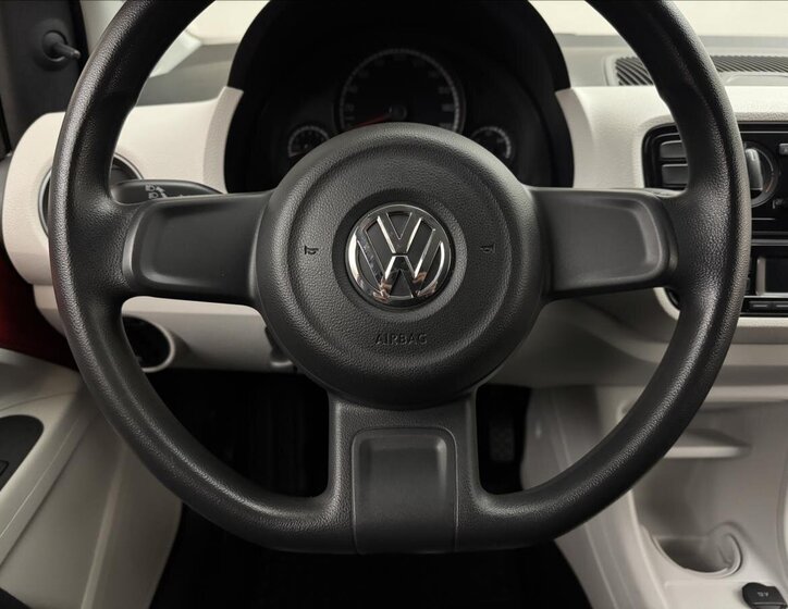 Volkswagen up! 8
