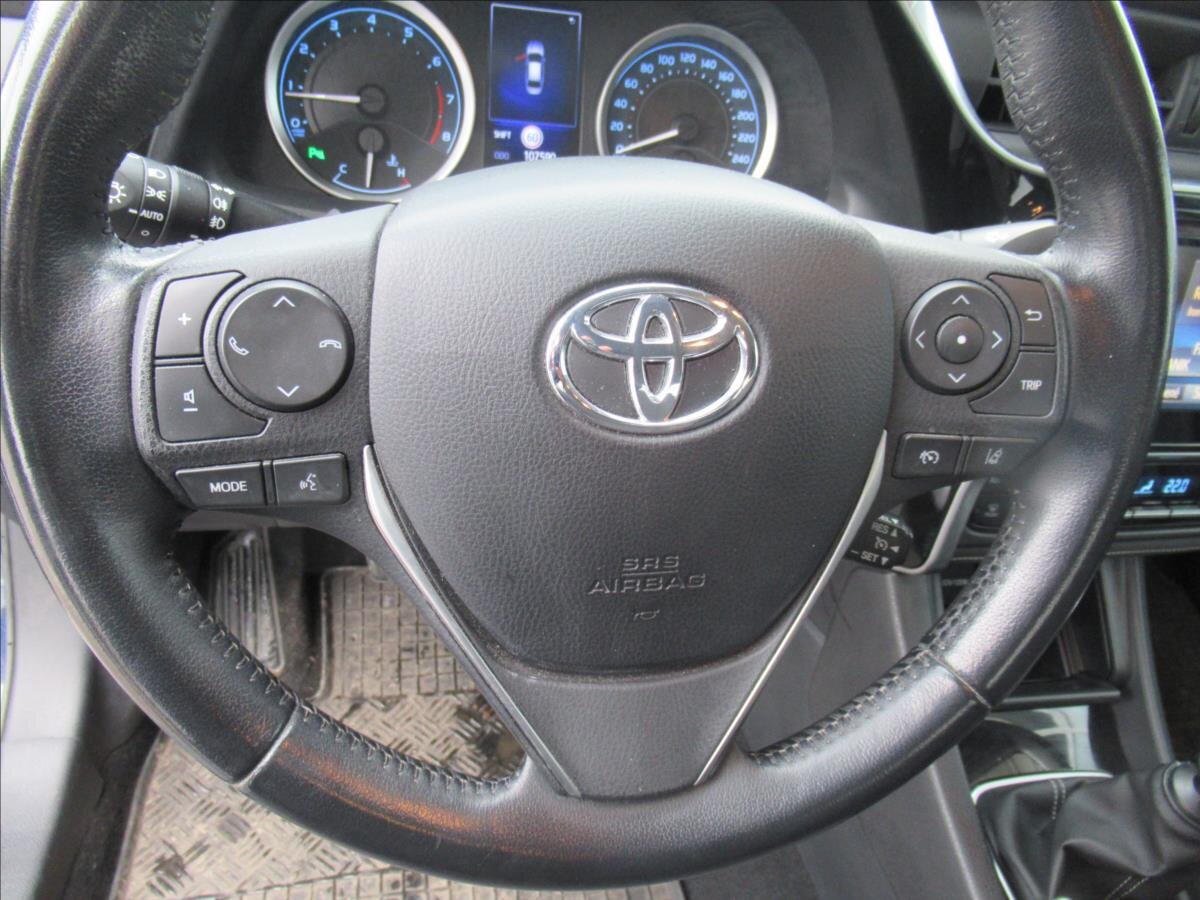 Toyota Corolla Sedan 1,6 l 97 kw