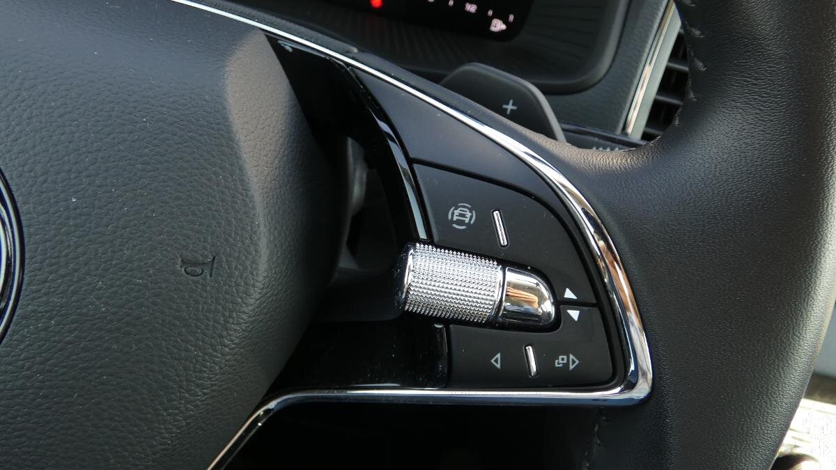 Škoda Karoq SUV / Terénní 1,5 l 110 kw