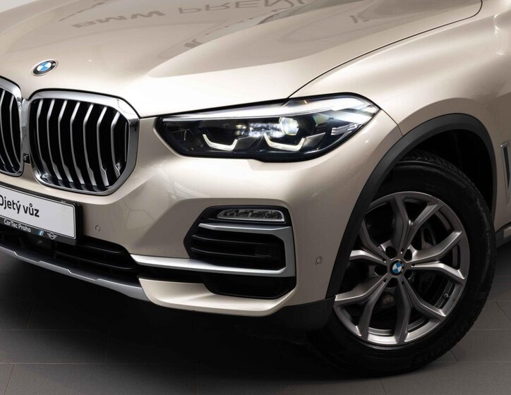 BMW X5 SUV 3,0 l 250 kw