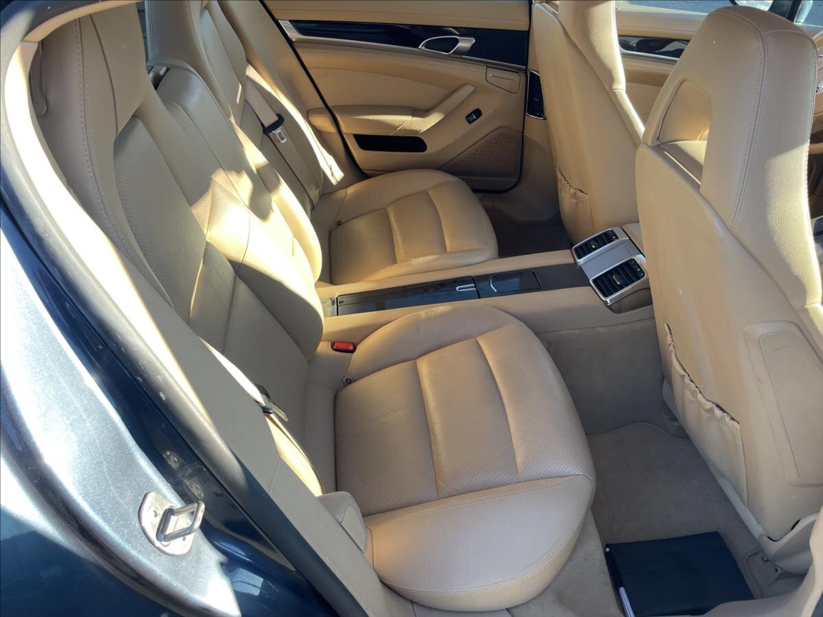 Porsche Panamera Hatchback 3,6 l 220 kw