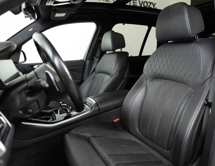 BMW X5 SUV 4,4 l 390 kw