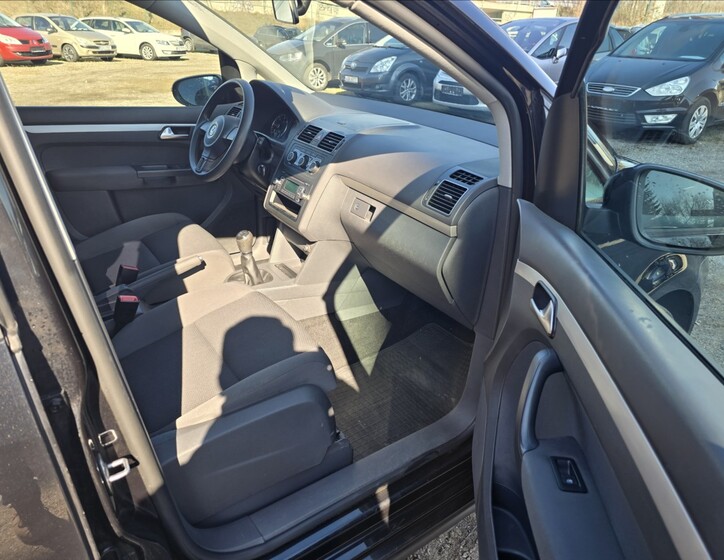 Volkswagen Touran 14