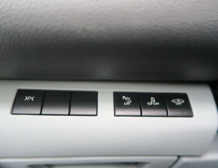 Peugeot 5008 MPV 2,0 l 120 kw