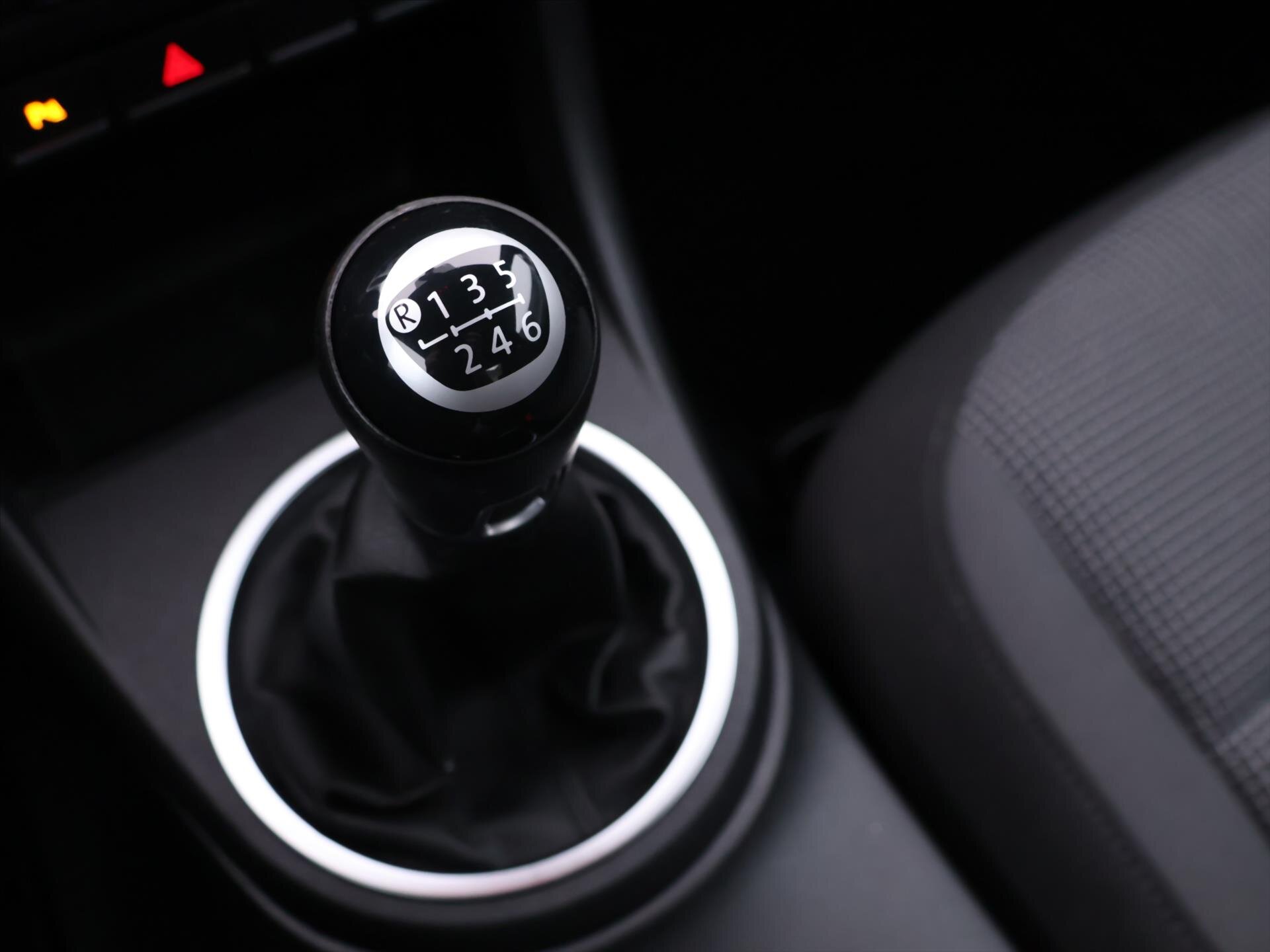 Volkswagen Beetle Hatchback 1,2 l 77 kw