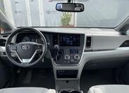 Toyota Sienna 25